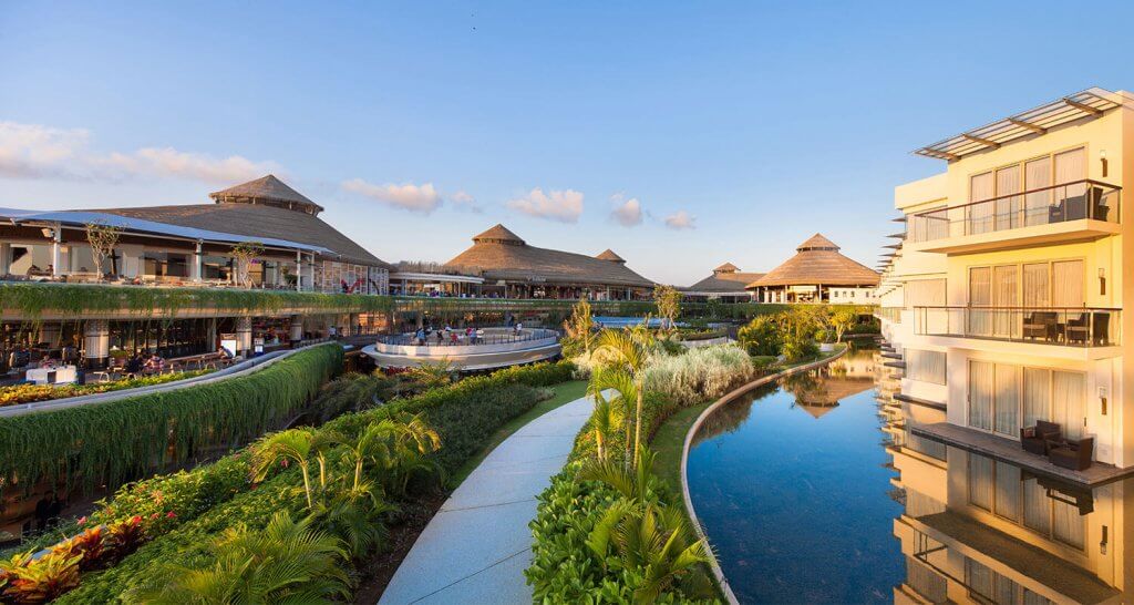 Beachwalk Bali: Destinasi Belanja, Kuliner, dan Hiburan Terbaik di Pinggir Pantai Kuta